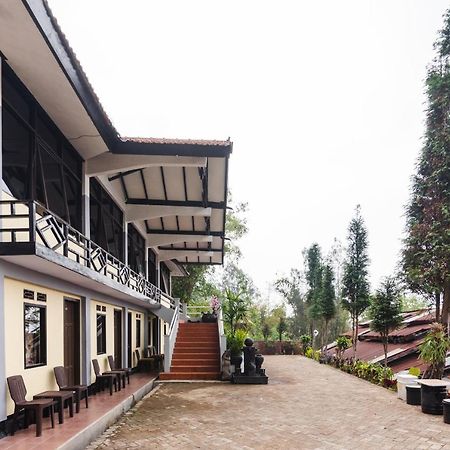 Oyo 1852 Intan Bromo Homestay Pasuruan Exterior photo